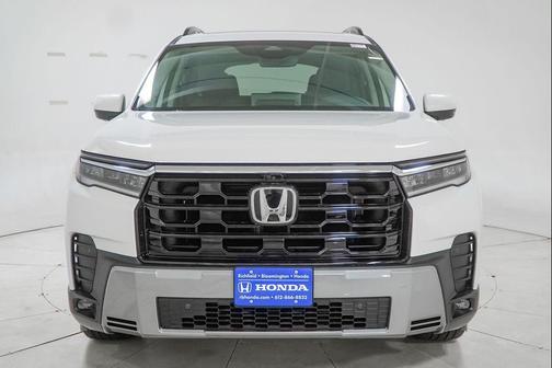 Platinum White Pearl 2026 Honda Pilot Touring 8-Passenger