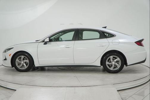 Quartz White 2022 Hyundai SONATA SE
