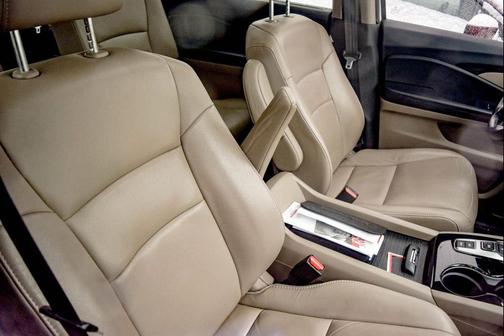 2022 Honda Pilot Touring 8-Passenger