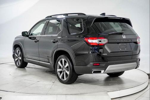 2023 Honda Pilot AWD Elite