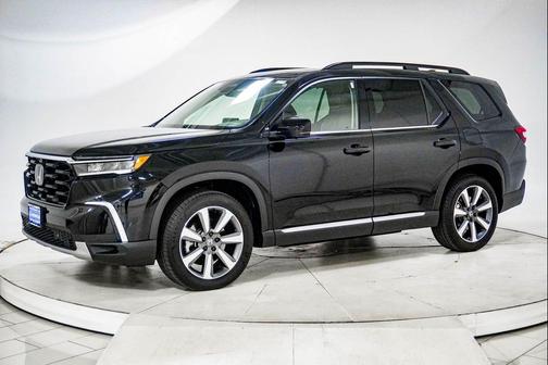 Crystal Black Pearl 2025 Honda Pilot Elite