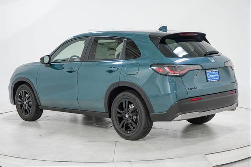 Nordic Forest Pearl 2027 Honda HR-V Sport