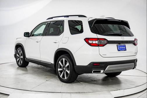 2024 Honda Pilot Touring 8-Passenger