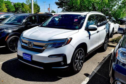 Platinum White Pearl 2022 Honda Pilot Touring 8-Passenger