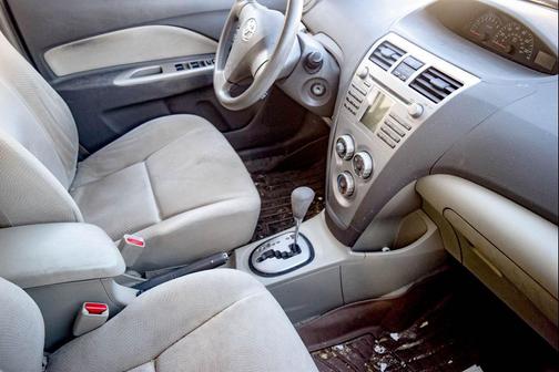 2010 Toyota Yaris Base