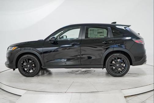 Crystal Black Pearl 2027 Honda HR-V Sport