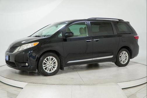 2017 Toyota Sienna XLE