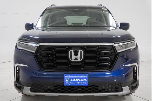 2025 Honda Pilot Touring 8-Passenger