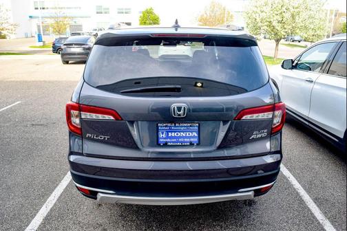 Modern Steel Metallic 2021 Honda Pilot AWD Elite