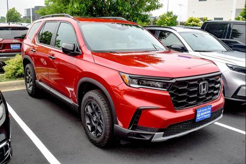 Radiant Red Metallic II 2025 Honda Pilot TrailSport