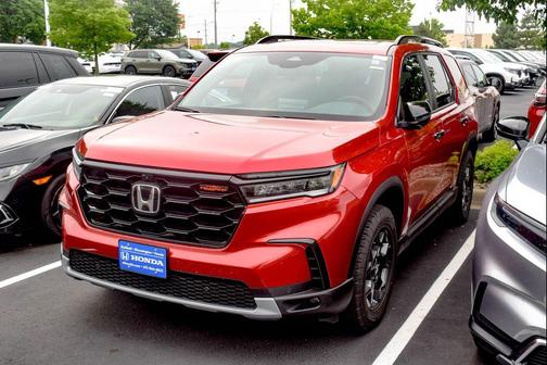 Radiant Red Metallic II 2025 Honda Pilot TrailSport