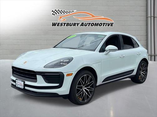 2022 Porsche Macan Base