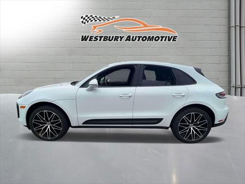 2022 Porsche Macan Base