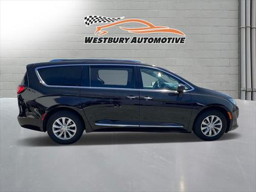 2018 Chrysler Pacifica Touring-L