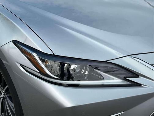2022 Lexus ES 350 Base