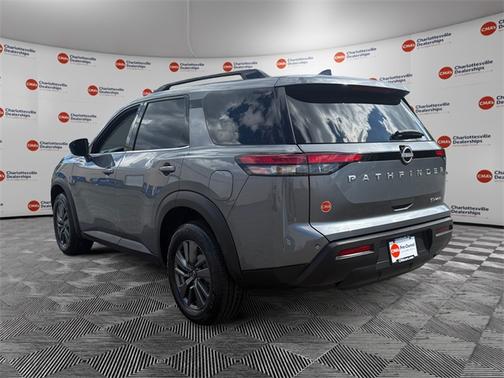 2023 Nissan Pathfinder SV