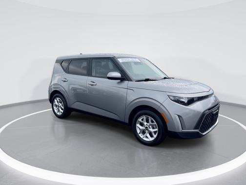 Gray 2025 Kia Soul LX