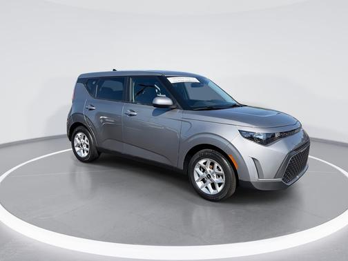 Gray 2025 Kia Soul LX
