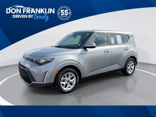 Gray 2025 Kia Soul LX