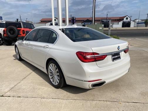 2016 BMW 740 740i