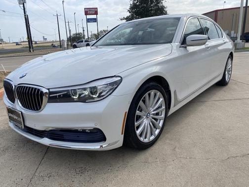 2016 BMW 740 740i