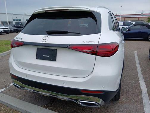 Polar White 2024 Mercedes-Benz GLC 300 4MATIC