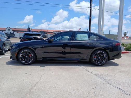 Black Sapphire Metallic 2026 BMW i5 M60