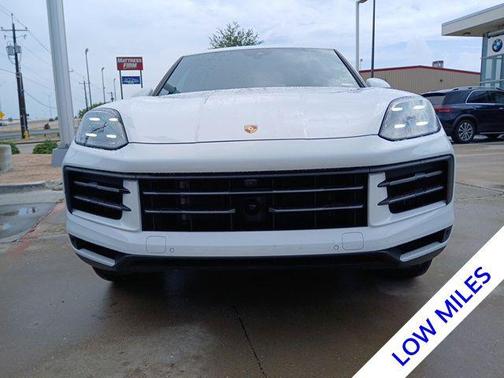 2025 Porsche Cayenne Base