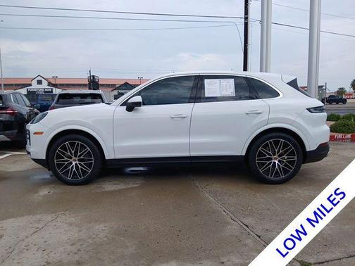 2025 Porsche Cayenne Base