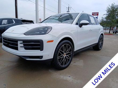 2025 Porsche Cayenne Base