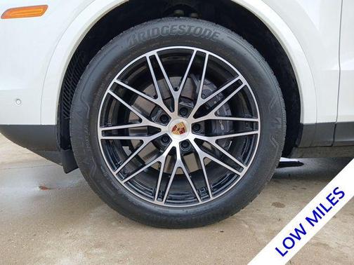 2025 Porsche Cayenne Base