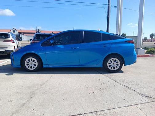 2022 Toyota Prius LE
