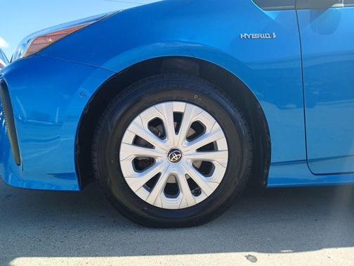 2022 Toyota Prius LE