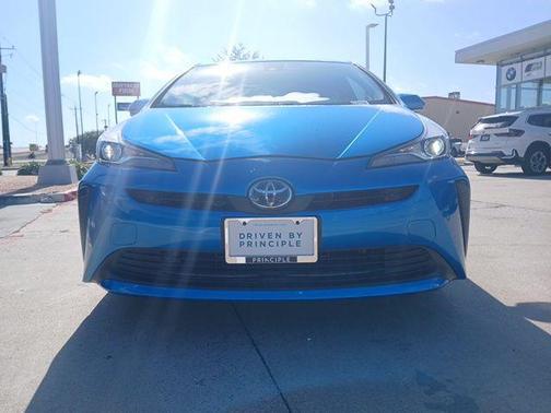 2022 Toyota Prius LE