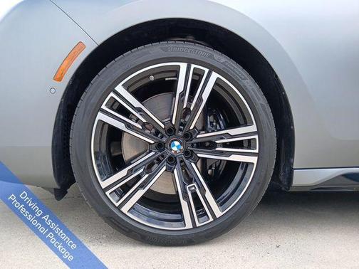 Frozen Pure Grey Metallic 2025 BMW 740 740i