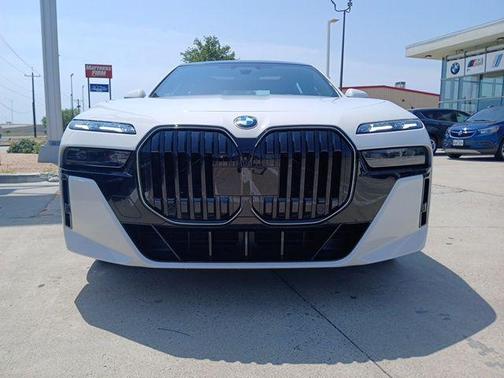 0300 2026 BMW 760 xDrive