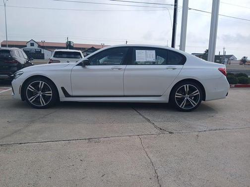 2019 BMW 750 I