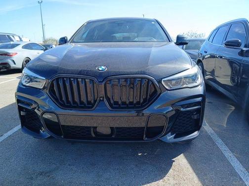 2022 BMW X6 M50i