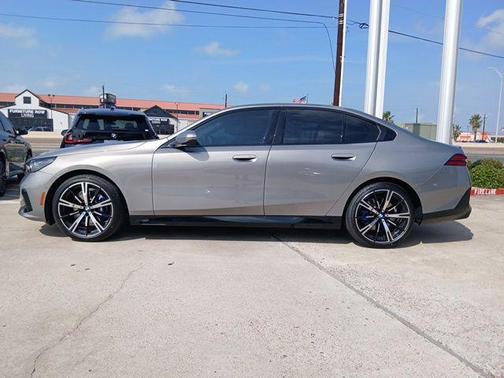 0c4a 2026 BMW 530 530i