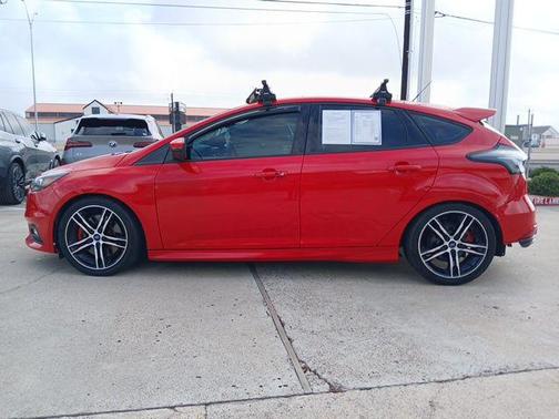 2017 Ford Focus ST ST