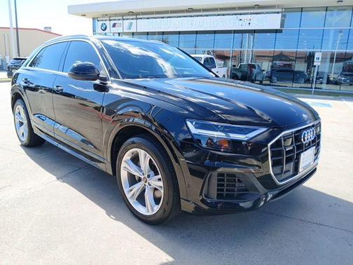 2022 Audi Q8 55 Premium Plus
