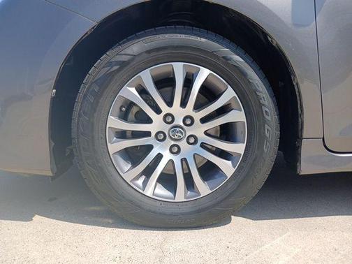 2018 Toyota Sienna XLE