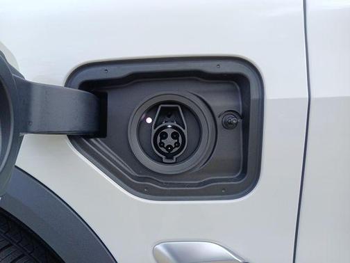 Alpine White 2026 BMW X5 PHEV xDrive50e