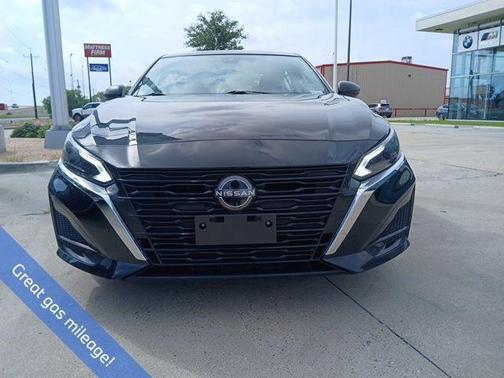 Super Black Clearcoat 2024 Nissan Altima 2.5 SV