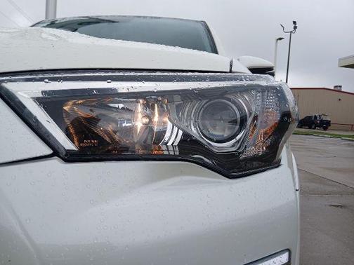 Blizzard Pearl 2019 Toyota 4Runner Limited