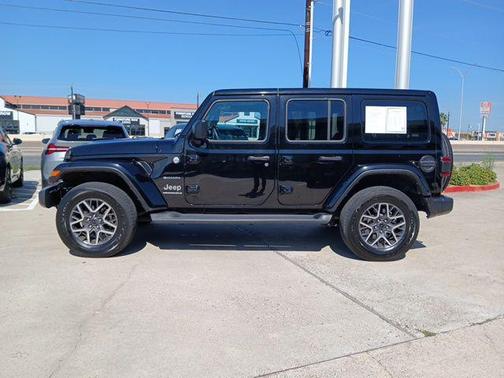 2024 Jeep Wrangler 4-Door Sahara 4x4
