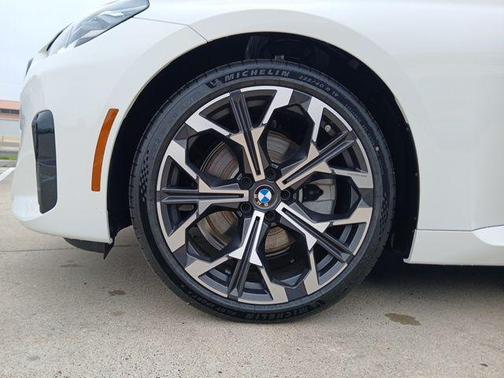 Alpine White 2026 BMW 230 230i