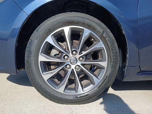 2018 Toyota Avalon XLE