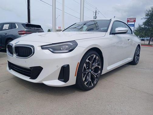 2025 BMW 230 i