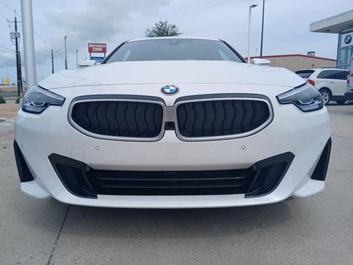 2025 BMW 230 i